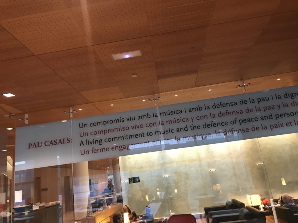 The lounge dedicated to Pau Casals: &ldquo;Un compromis viu amb la musica i amb la defensa de la pau&rdquo;.